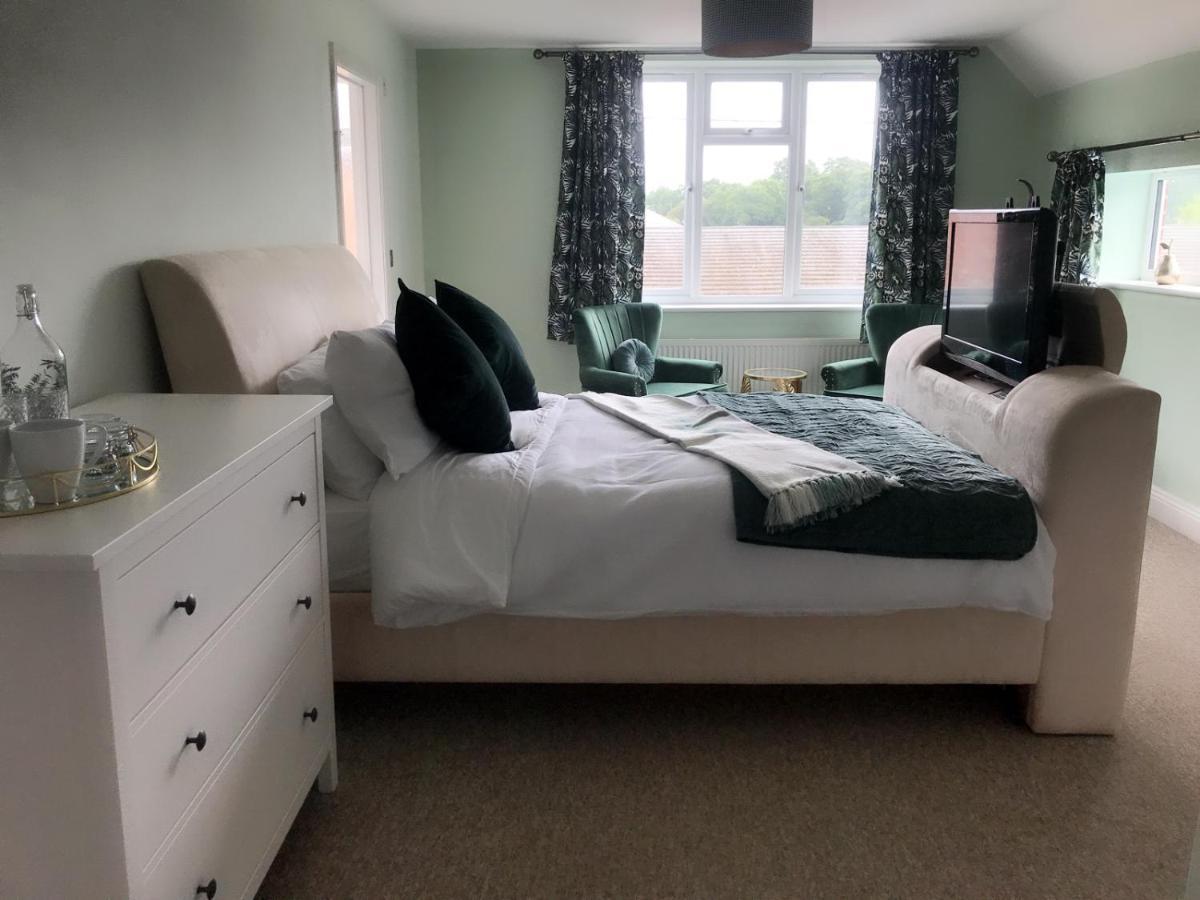 Redbrook Farm Bnb - Gateway To The New Forest Фордингбридж Экстерьер фото